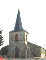 &eacute;glise c&ocirc;t&eacute; cha&icirc;ne des Puys